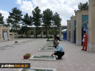 غبار روبی وگلباران قبور مطهر شهدا به مناسبت آزادسازی خرمشهر